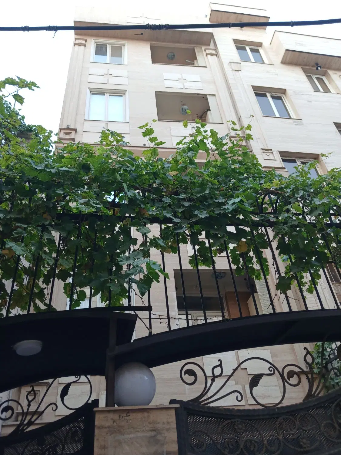 اجاره واحد۵۰ متری طبقه ۴   با اسانسور تک واحدی