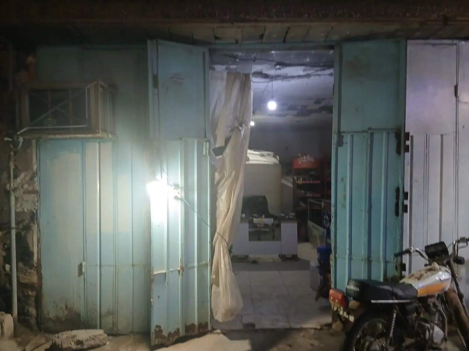 مغازه متراژ60متر