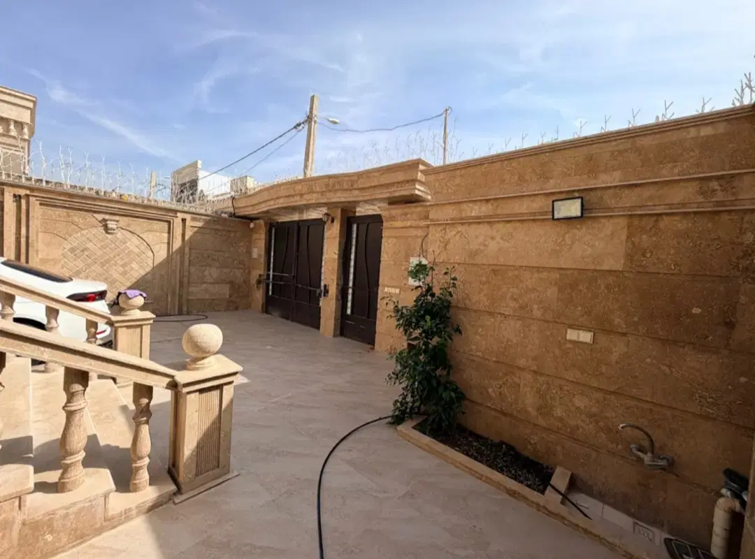 خانه لوکس در بام کازرون