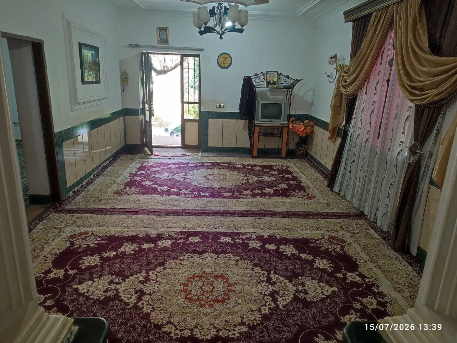 خانه وباغ ۲۰۰ متری
