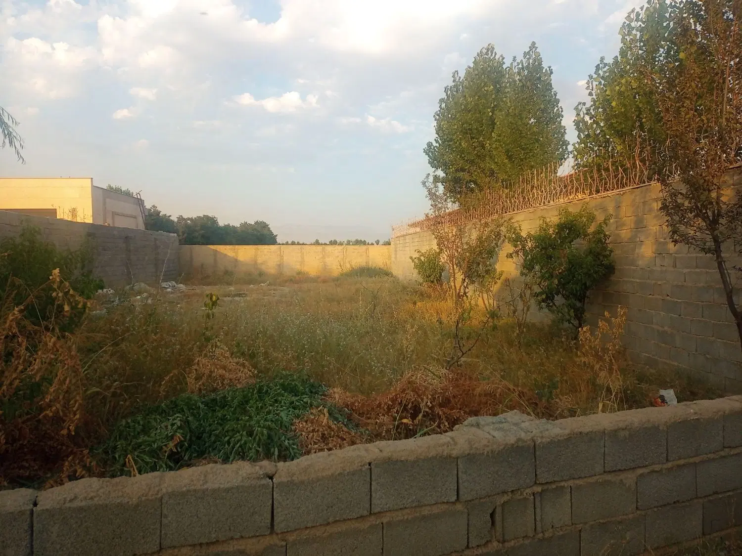 ۵۰۰مترباغچه خ دهکده ورزشی