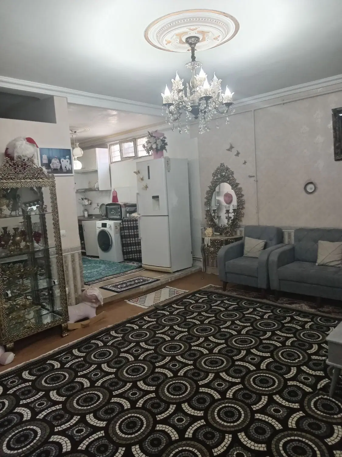 فروش حیاط تمیز بتن آرمه باغ معروف
