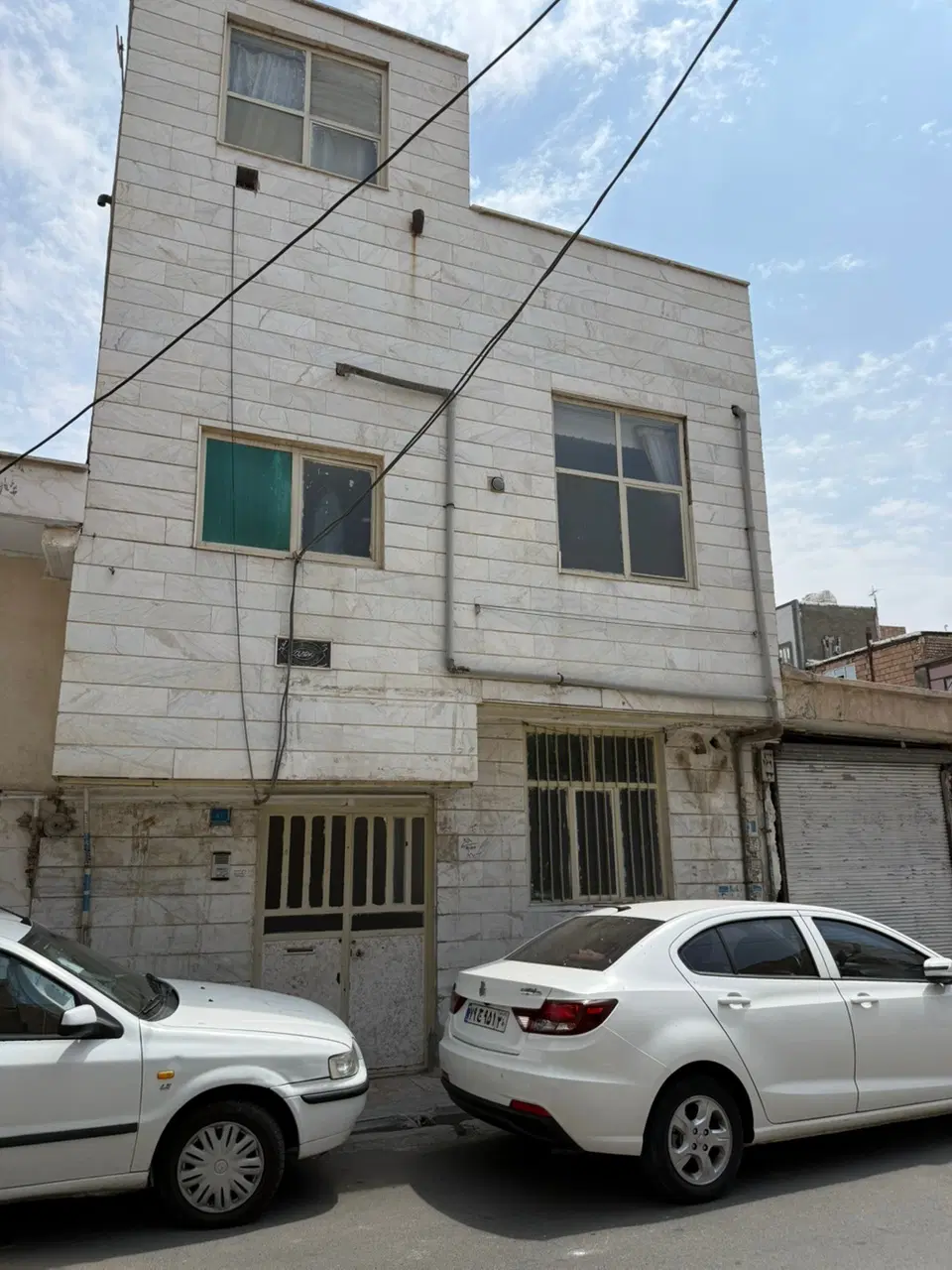 ۳ طبقه سنددار فول امکانات خیلی تمیز و عروسک