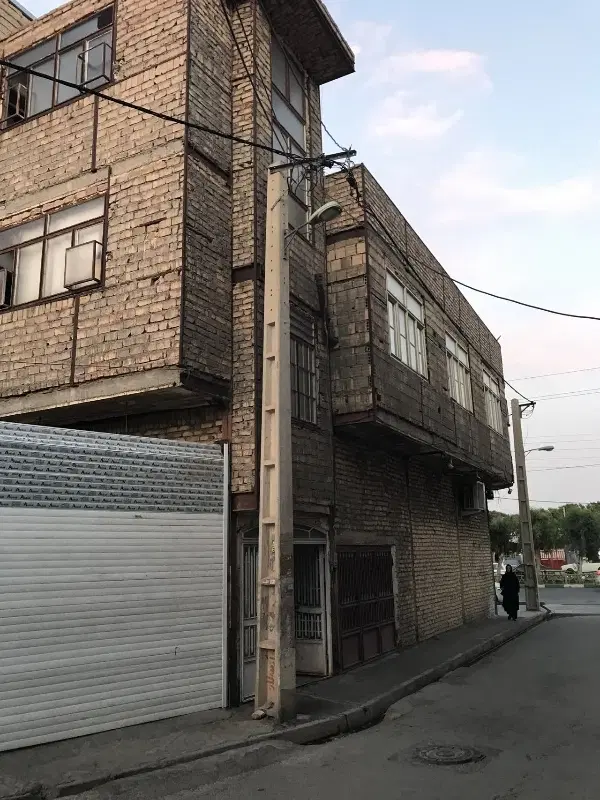 ملک تجاری مسکونی ۱۳۷متری مناسب سرمایه‌گذاری