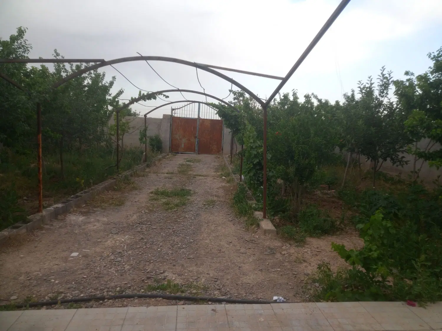 باغچه ۴۰۰ متری گنبدواز
