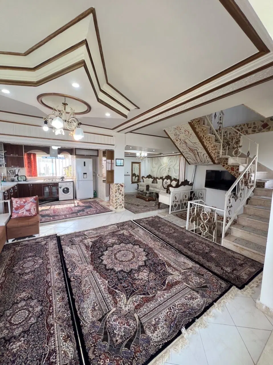 ویلایی ۲۱۰ متر دوبلکس وسط شهر سند دار