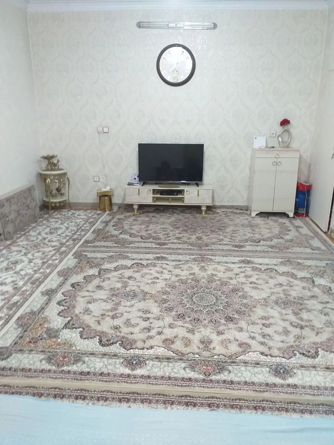 ۷۴ متر فلکه اول بهترین لوکیشن تک واحدی سند دار