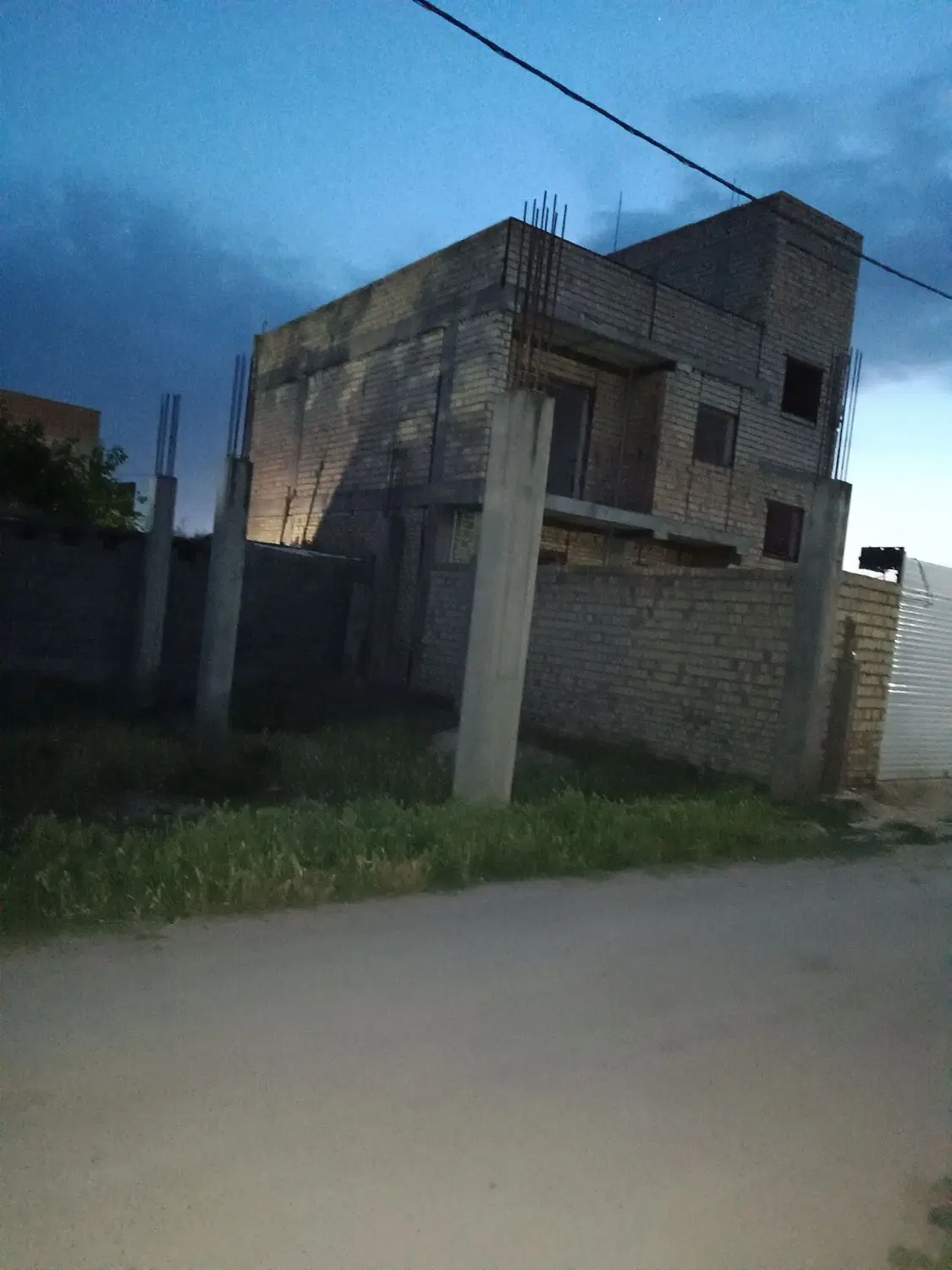 فروش ویلایی نیمه ساز