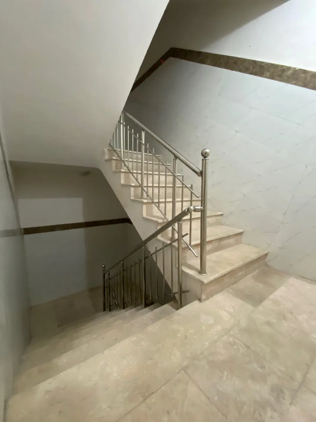 فروشنده واقعی واحد مرکز شهر