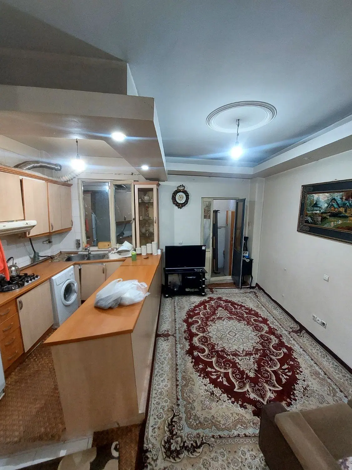 ۳۹ متر ط اول پارکینگ دار تکواحدی ۹ متر پاسیو