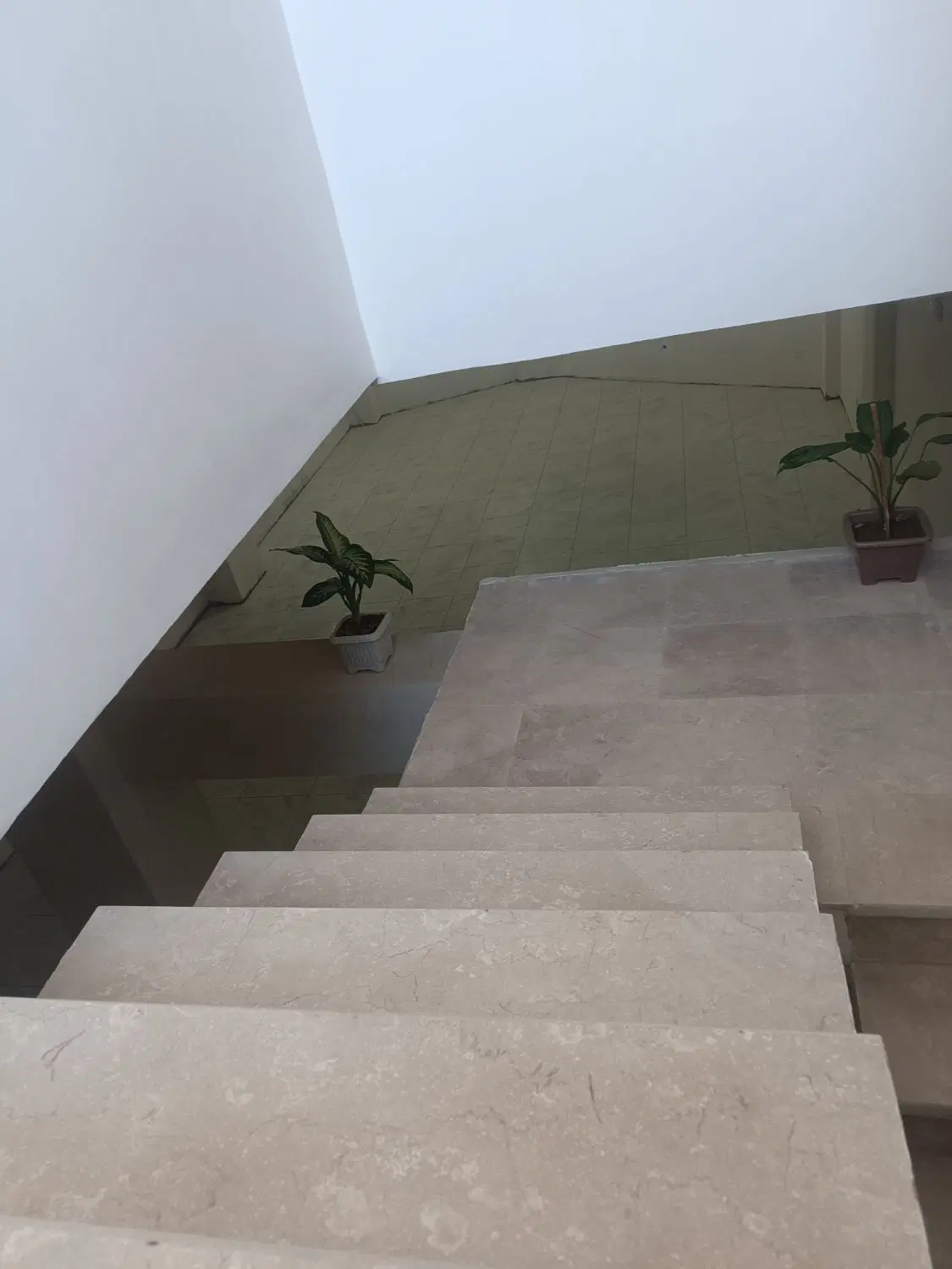 اجاره زیرزمین ۱۲۰ متری جنب پمپ بنزین یوسفی