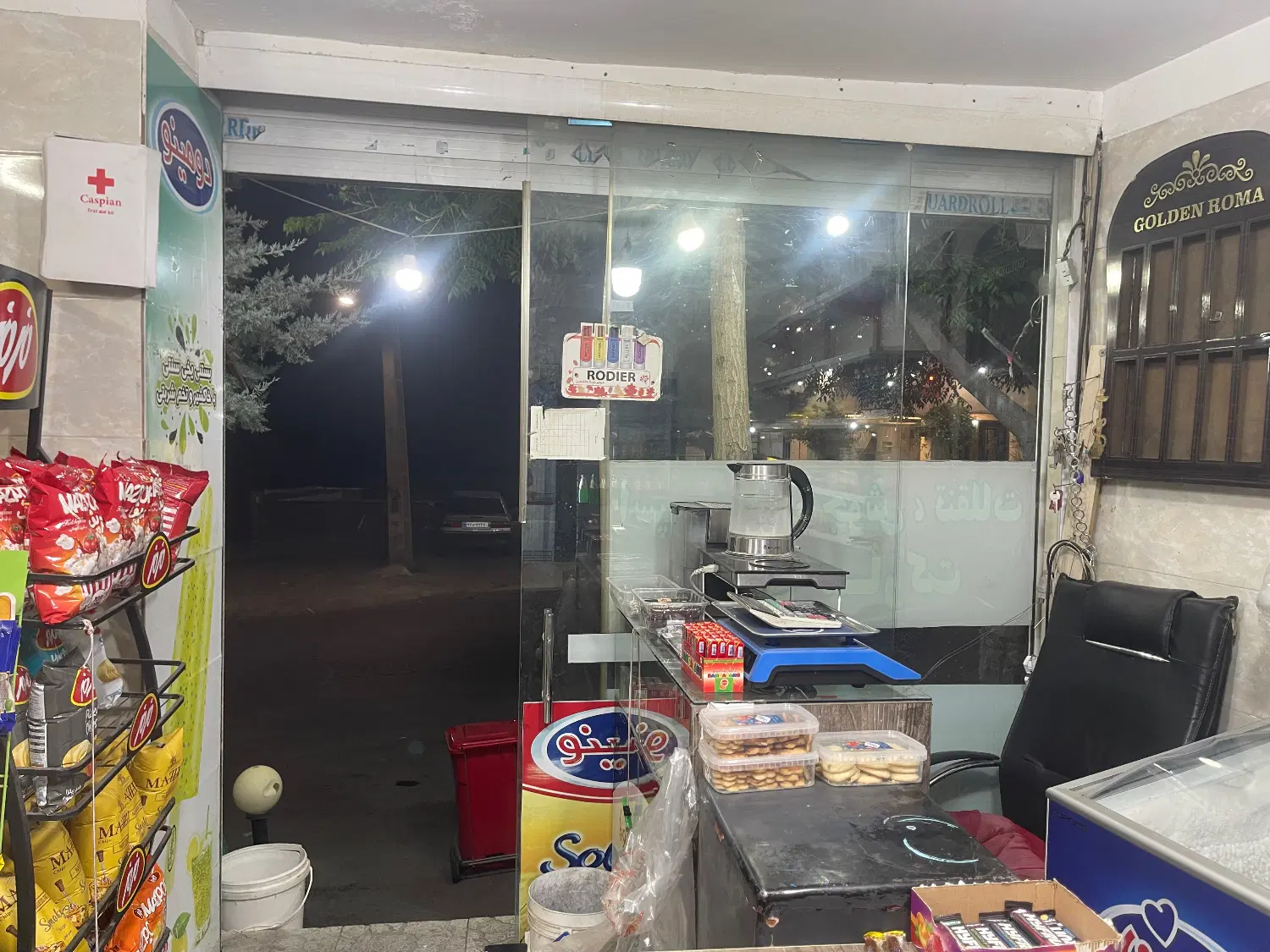 مغازه ۲۰متر اتشگاه خیابان اصلی جهت اجاره