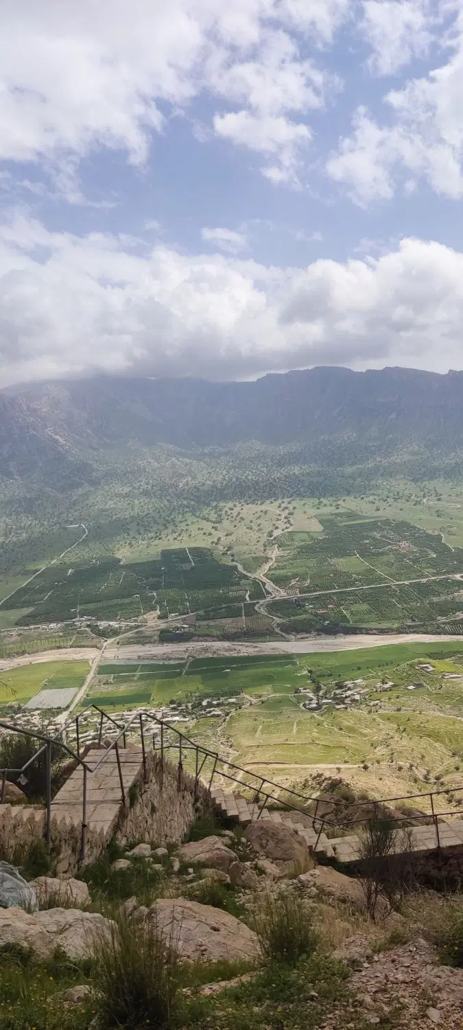 یه قطعه زمین مسکونی