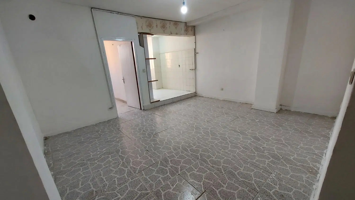 ۸۰متر دو خواب اسانسورحیدراباد با پارکینگ طبقه دوم