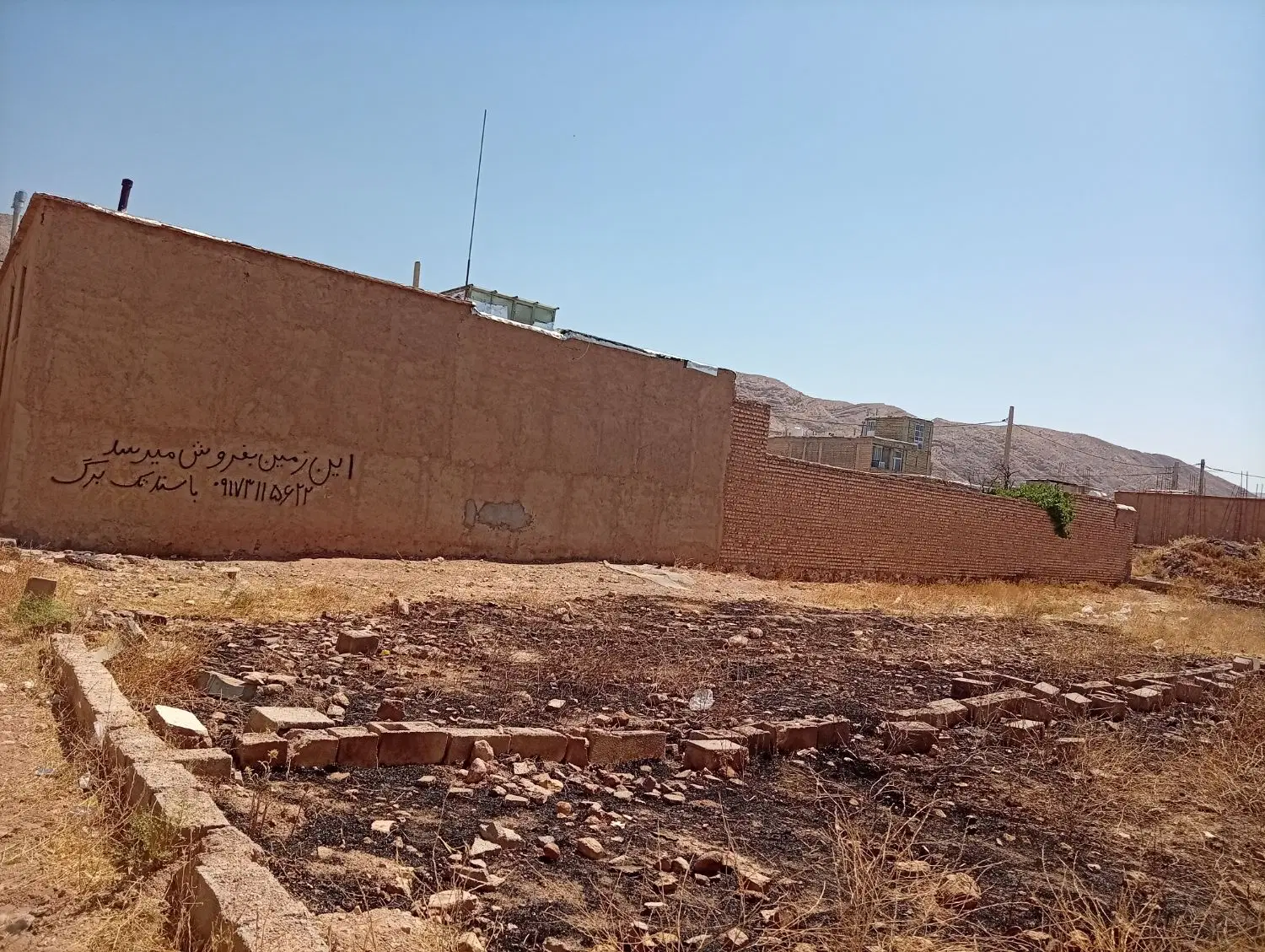 فروش 363متر زمین سروستان با سند