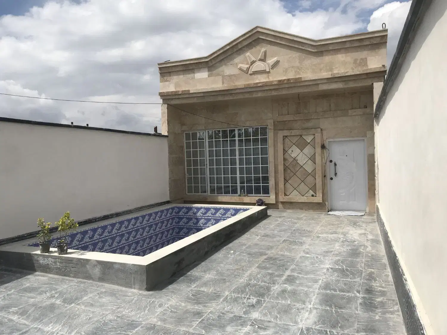 ویلایی استخردار
