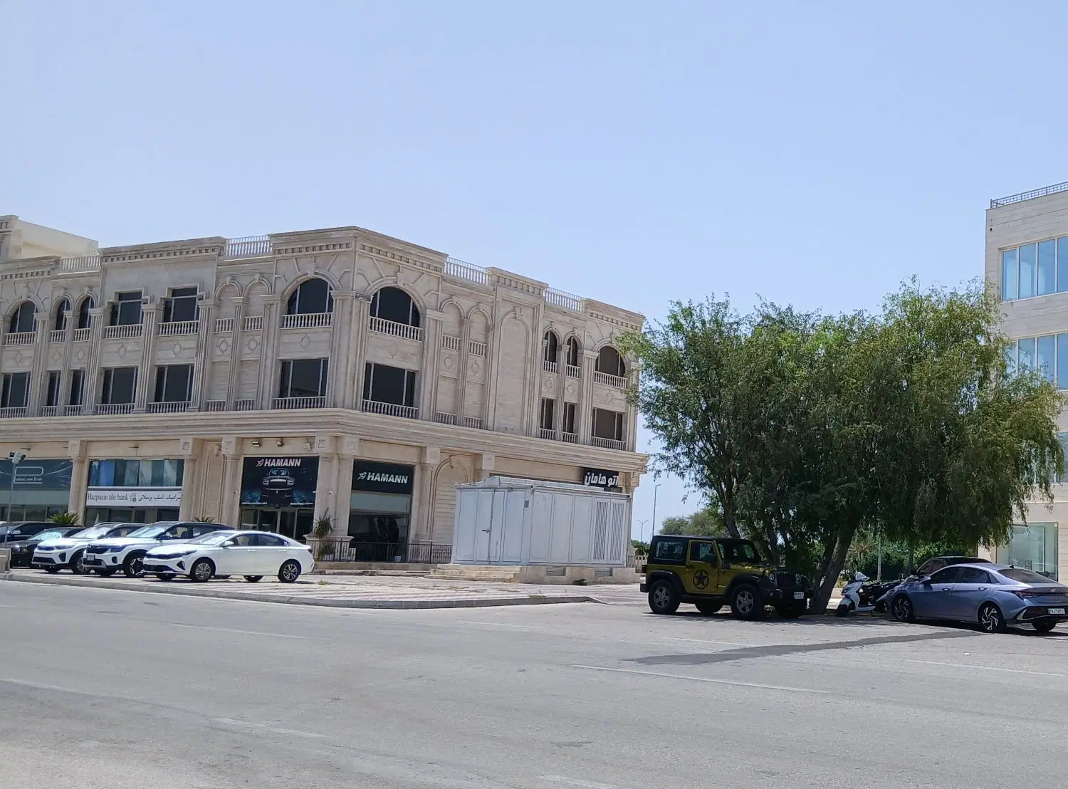 اداری ۶۸ متری
