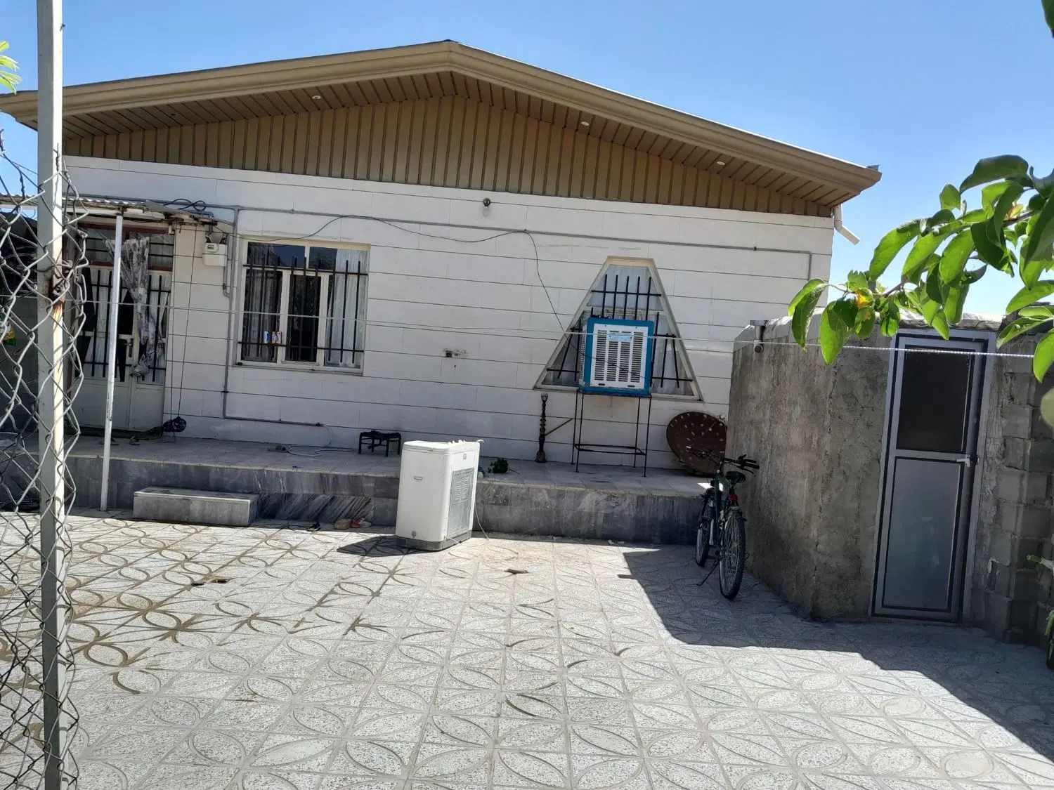 خانه فروشی طنجور