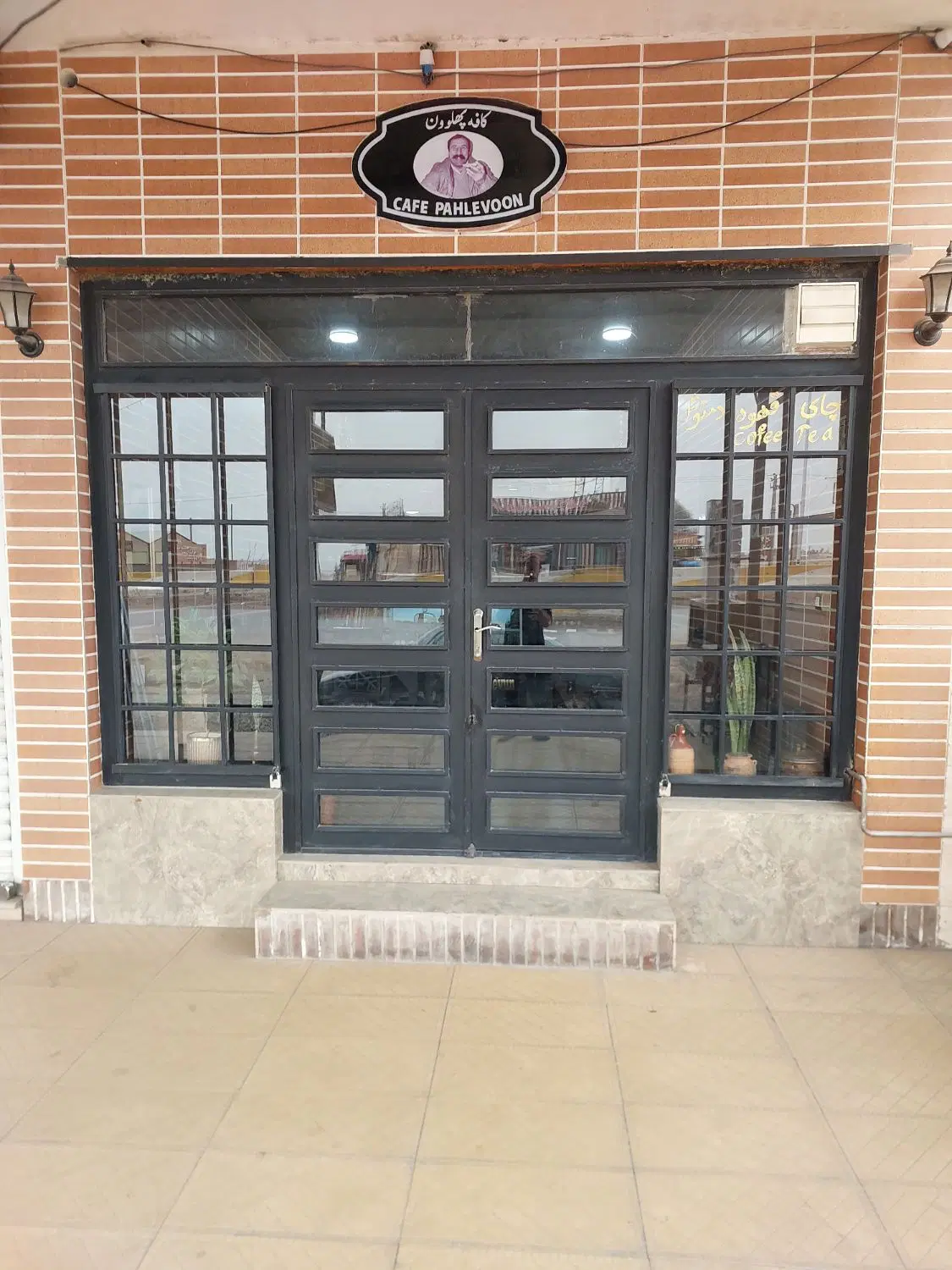 مغازه کنار جاده ترانزیت