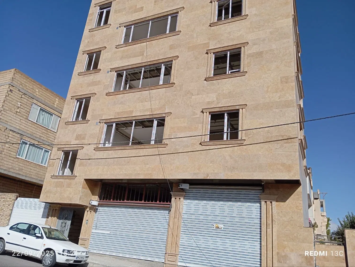 مغازه درخیابان 18متری