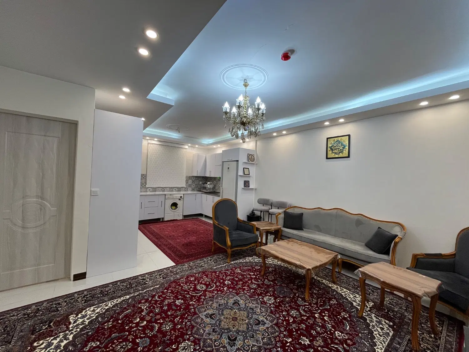 واحد نوساز شیک موقعیت خوب ۷۲متری