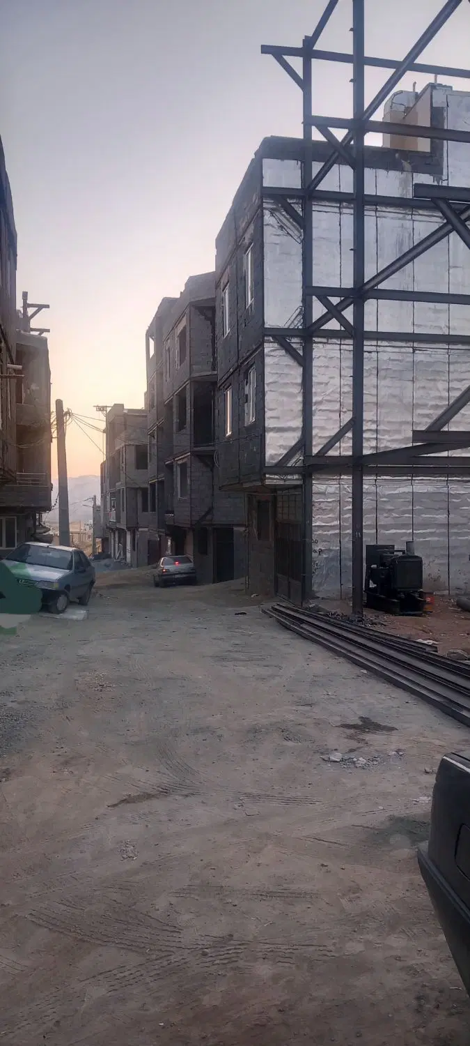خانه ۷۰ متری نیمه کاره شهرک دوشان
