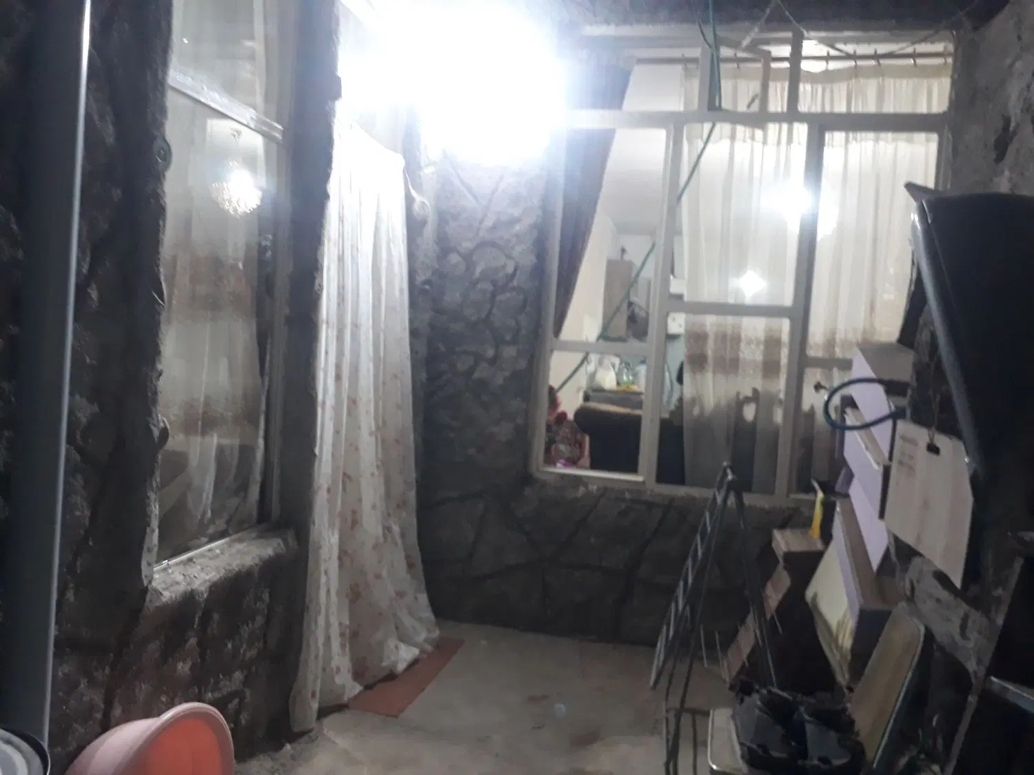 واحدمنزل مسکونی به متراژ۸۳ مترواقع درشهرک باغمعروف