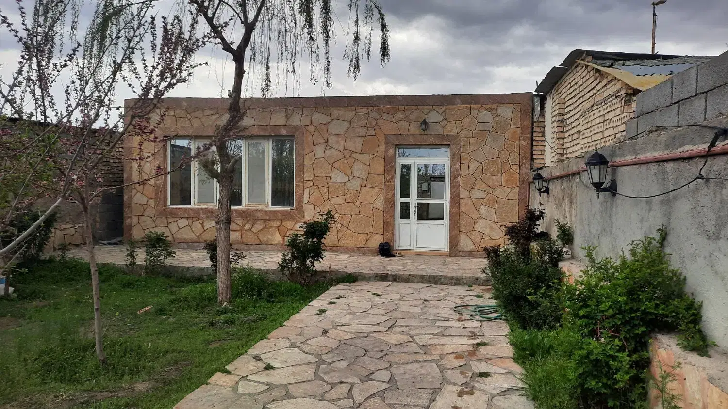 منزل ویلایی مسکونی چناران