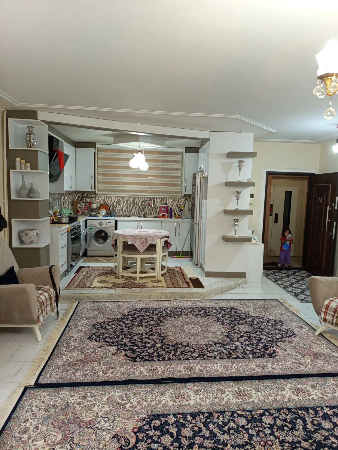 واحد ۱۰۰ متری مرکز شهریار