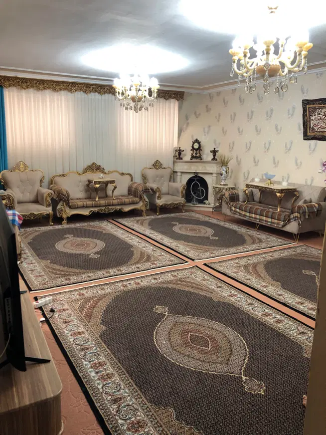 اپارتمان یک و‌نیم طبقه
