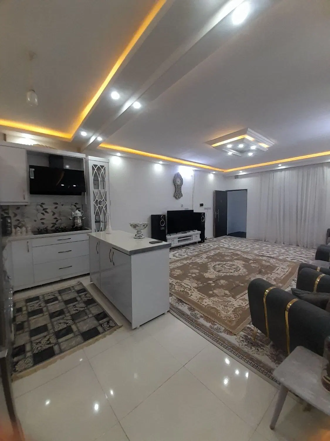 خانه ویلایی دوطبقه مجزا