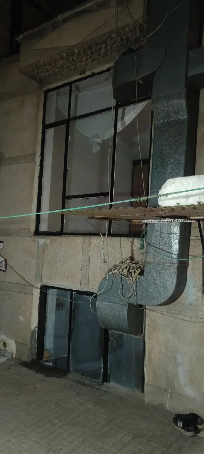 خانه ویلایی دخل کوچه درب بقل