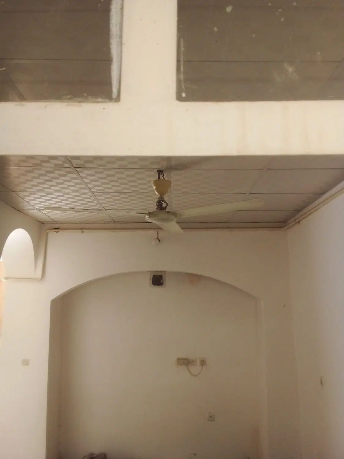 خانه ۶۰ متر وبنا ۵۰ متر