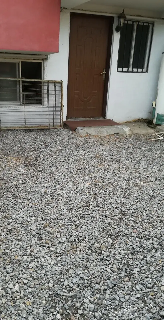 خانه حیاط دار  (رهن قابل تبدیل است)