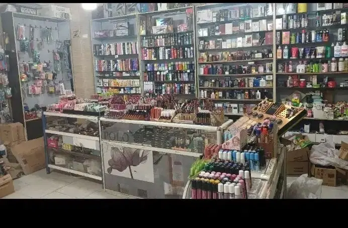 مغازه داخل پاساژاجاربلند مدت بوتیک آرایشی تخلیه