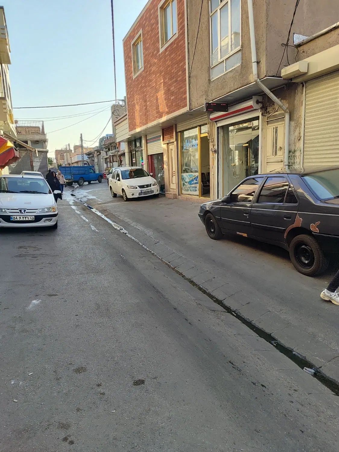 یک باب مغازه در آخماقیه