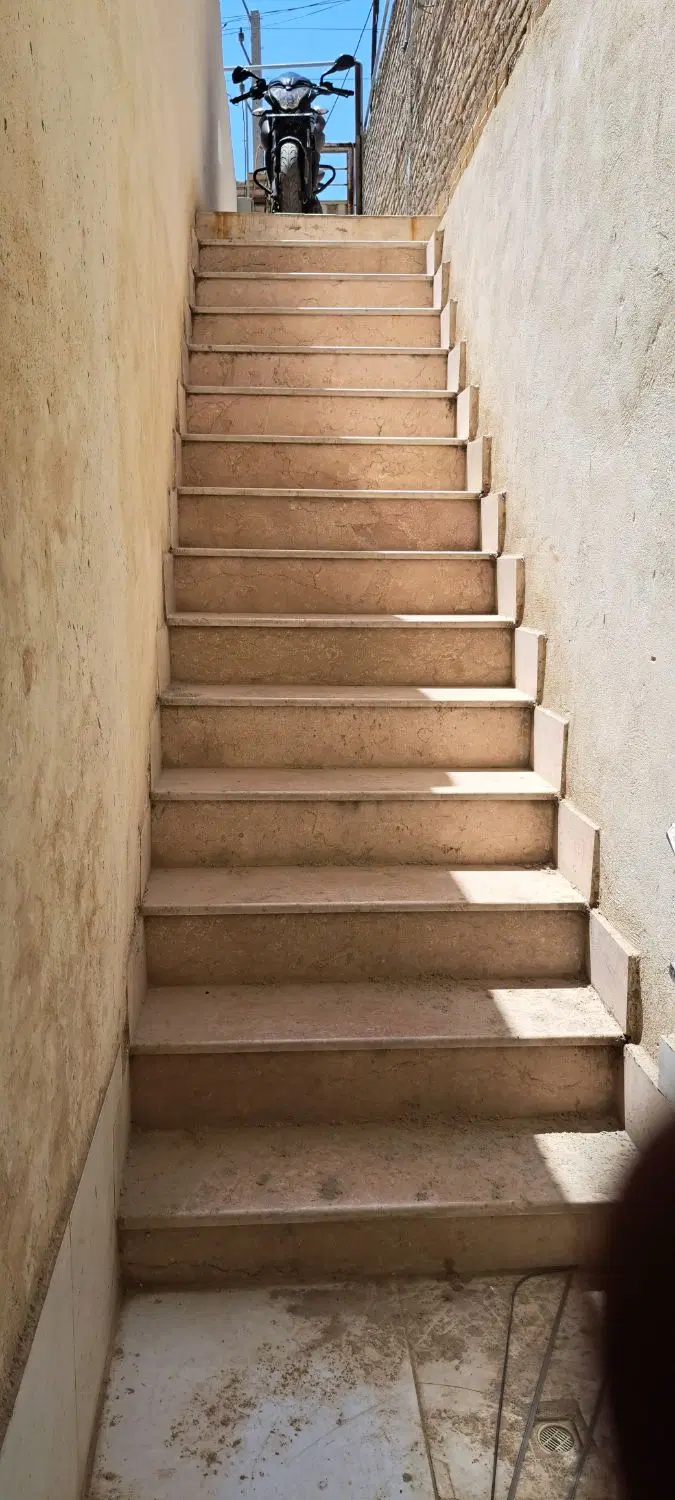 زیر زمین  خیابان سی متری
