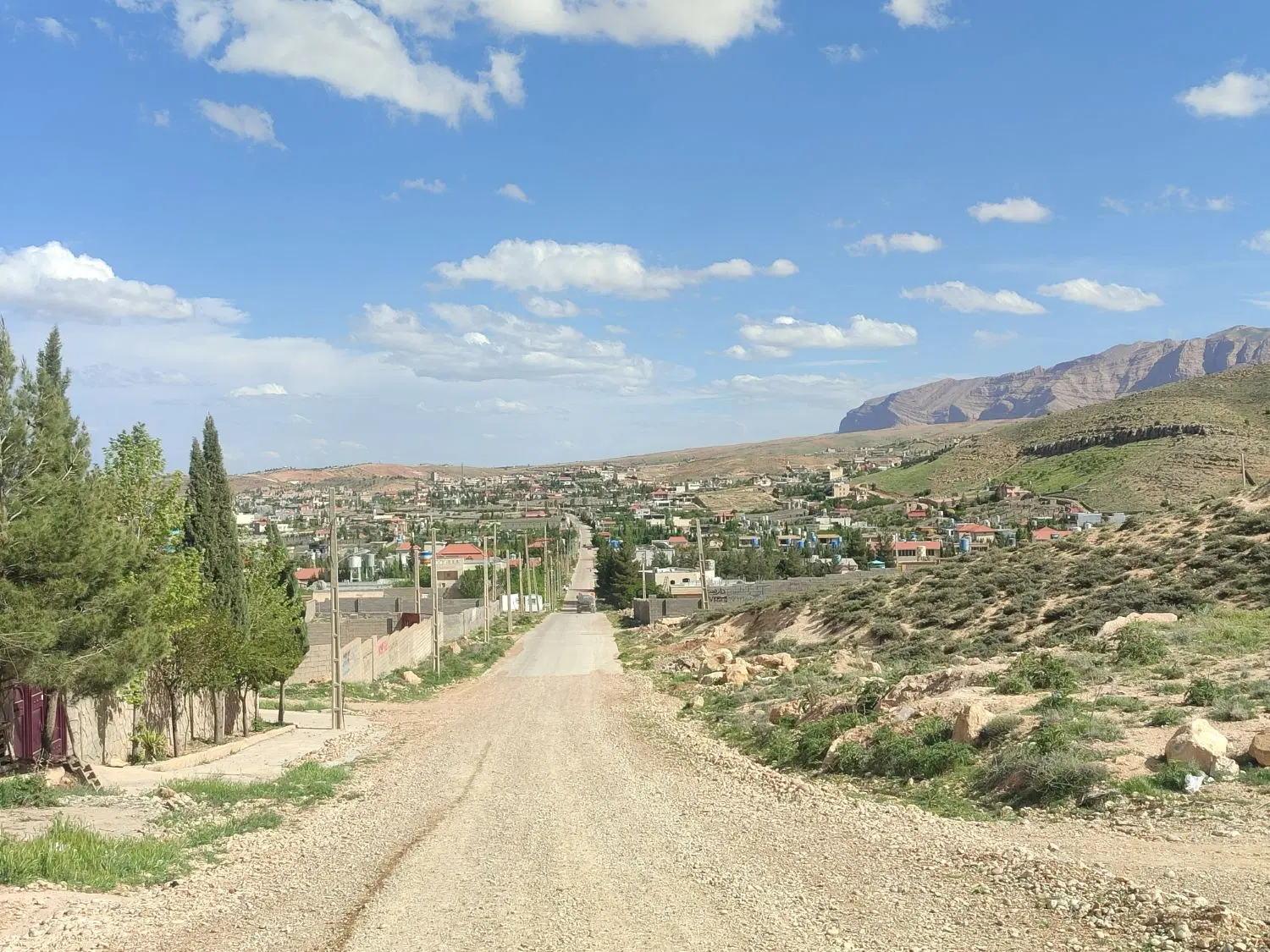 زمین باغشهری قلات آماده ساخت