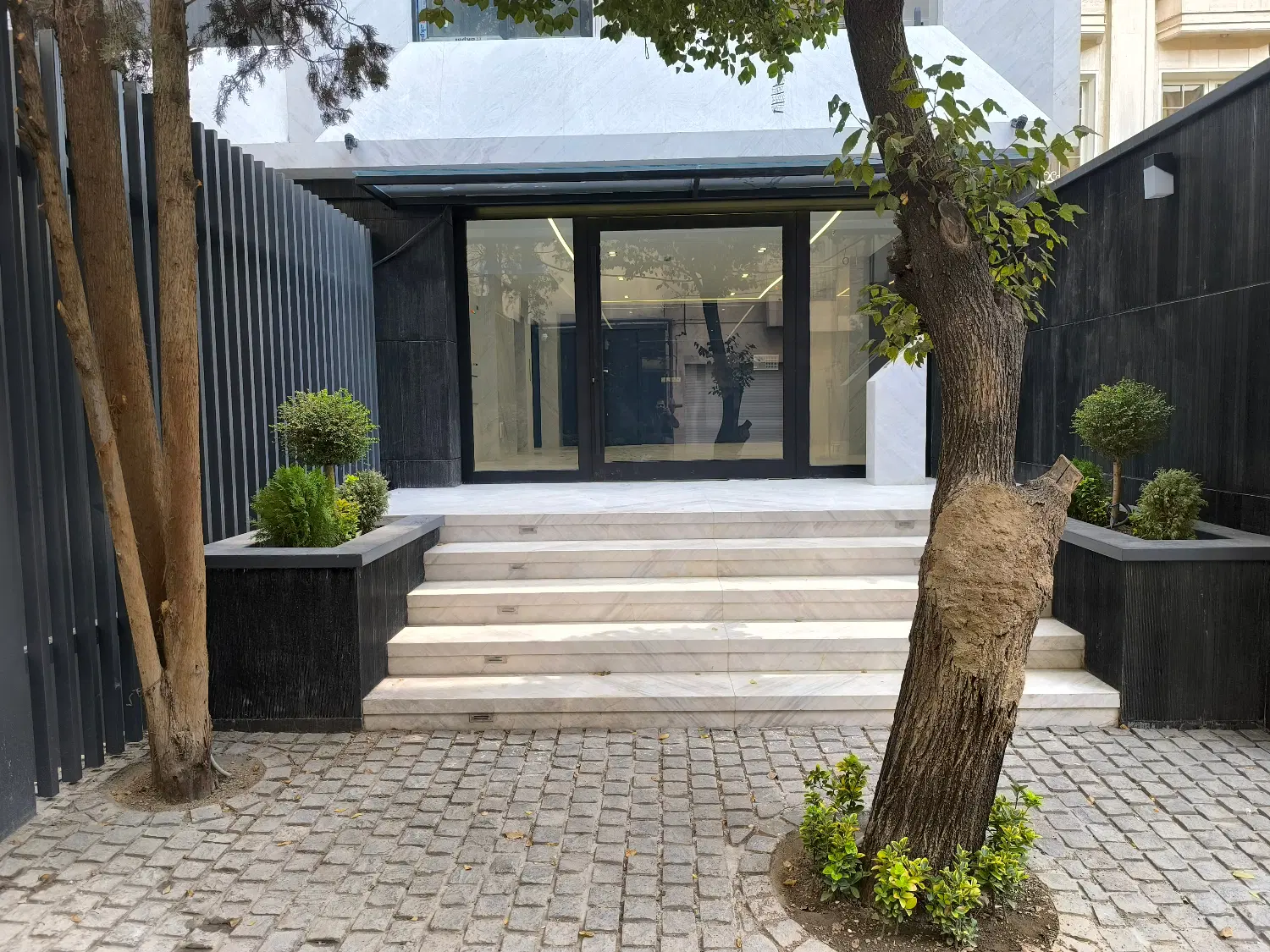 اجاره واحد ۱۲۵ متری دیباجی
