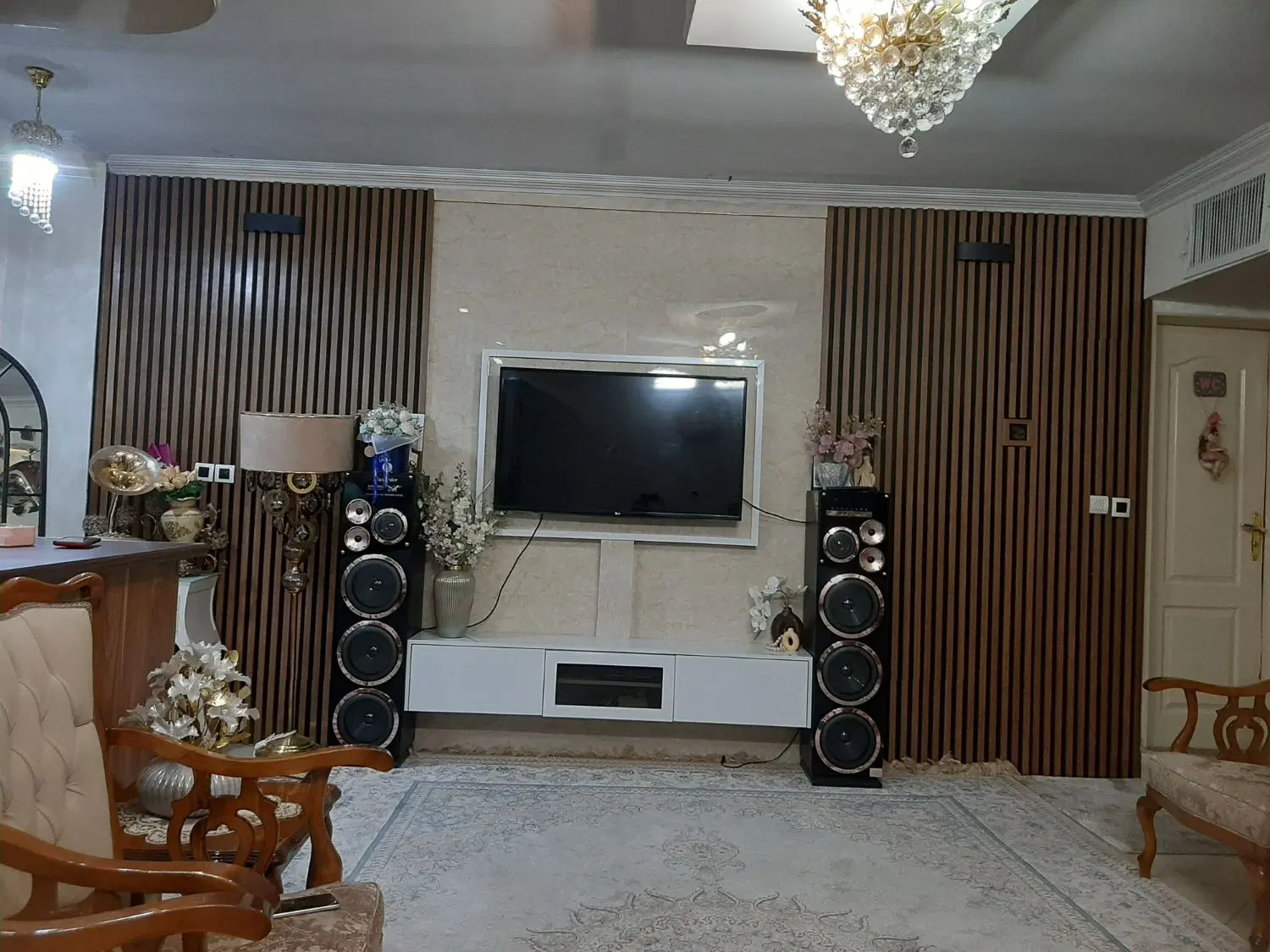 واحد ۵۲متری خوش نقش
