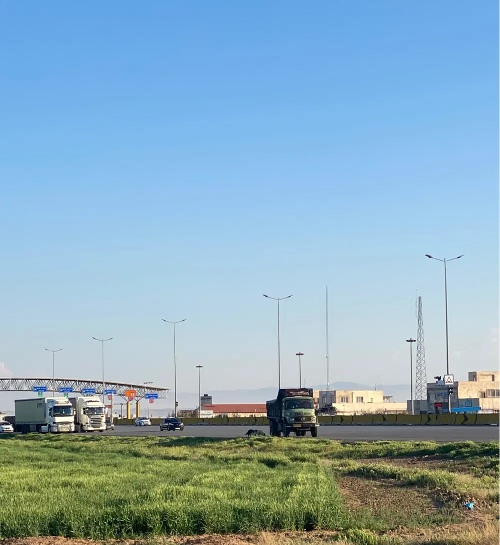 زمین جنب اتوبان غدیر