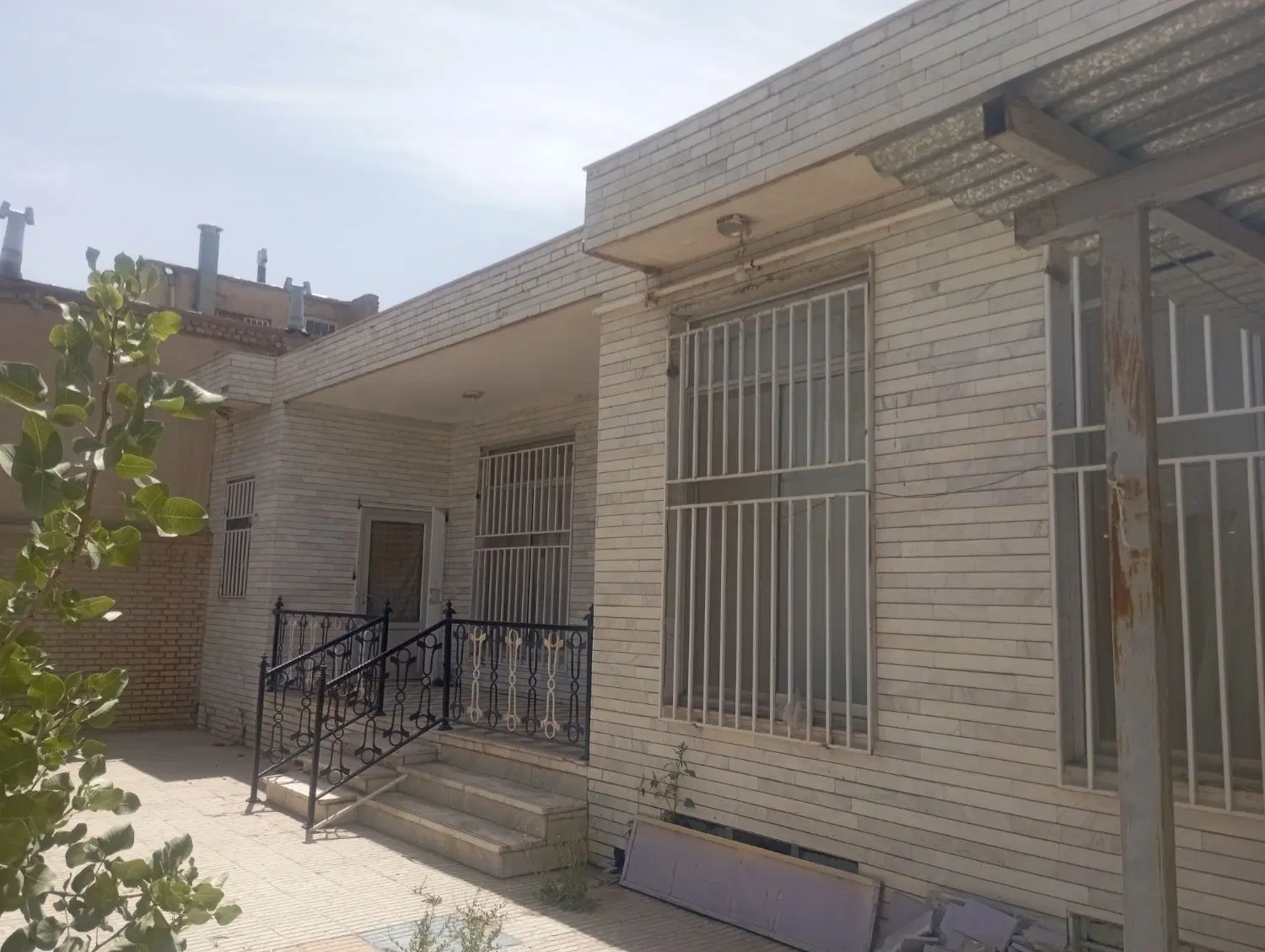 منزل اجاره ای بزرگ دور میدان بهشتی