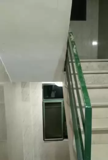 ۷۸ متر طبقه سوم دو خواب  با انباری