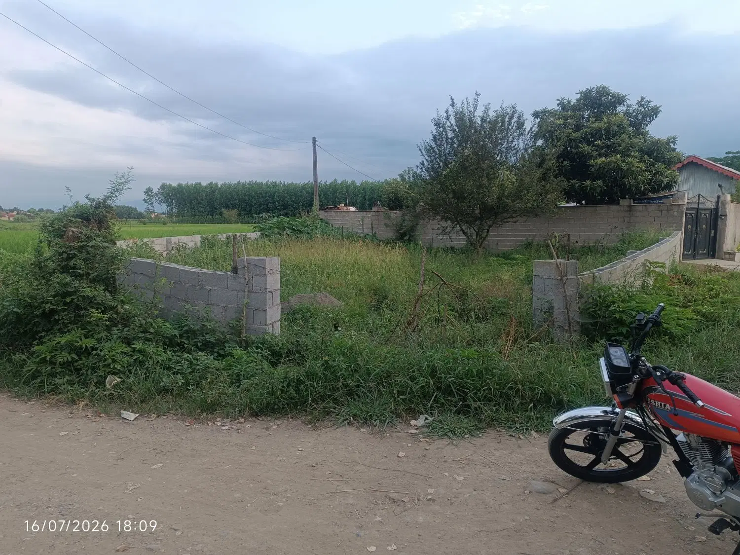 زمین داخل طرح هادی 3بر بدون هیچ مزاحمی