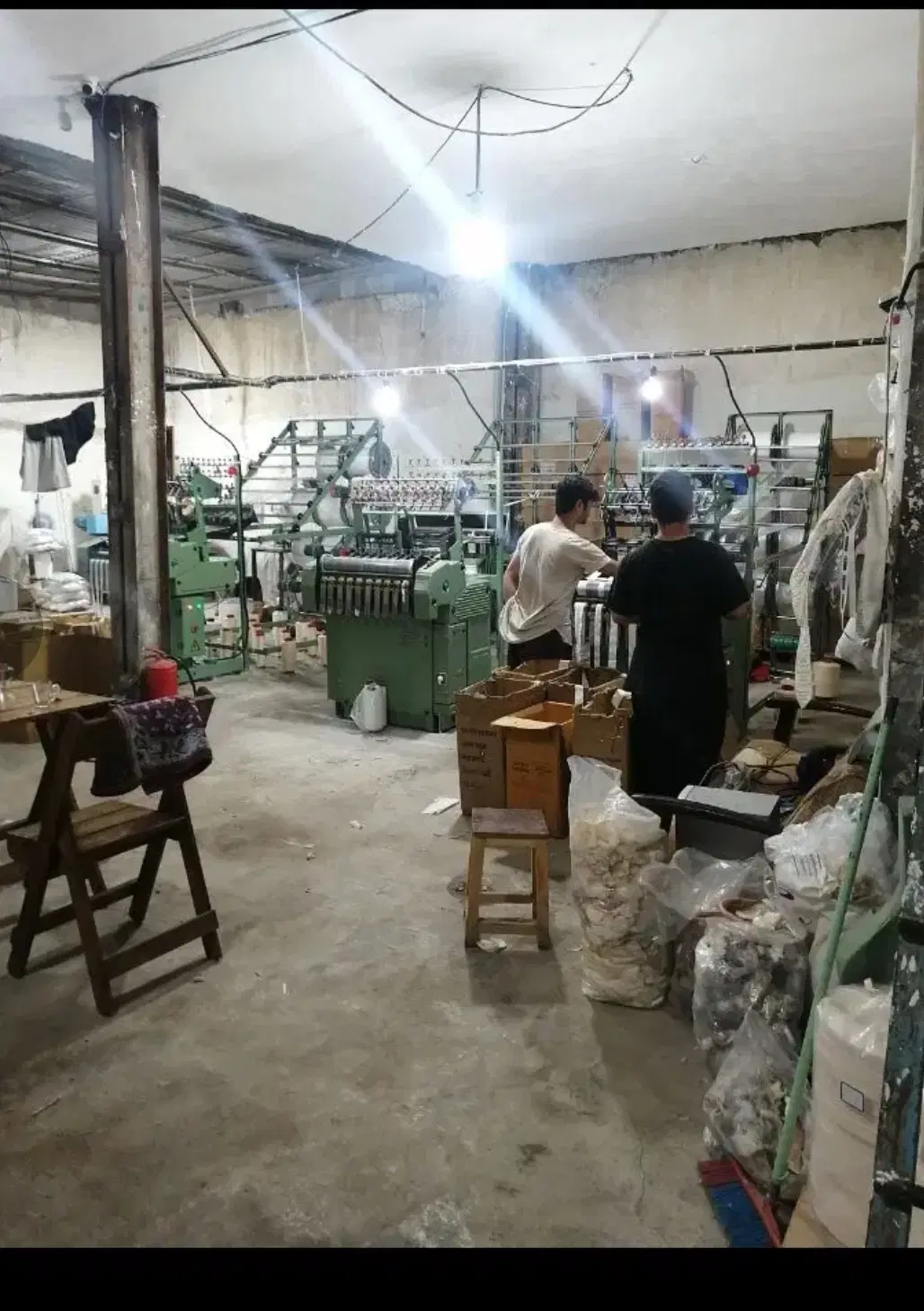 اجاره سالن ۱۵۰ متری بر خیابان اصلی گلدسته