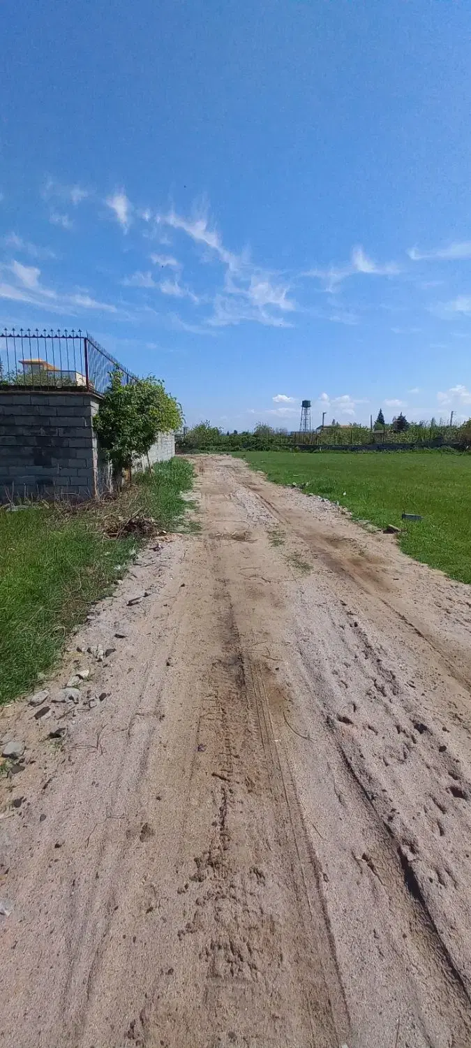 زمین ۲۱۵ متری کروا
