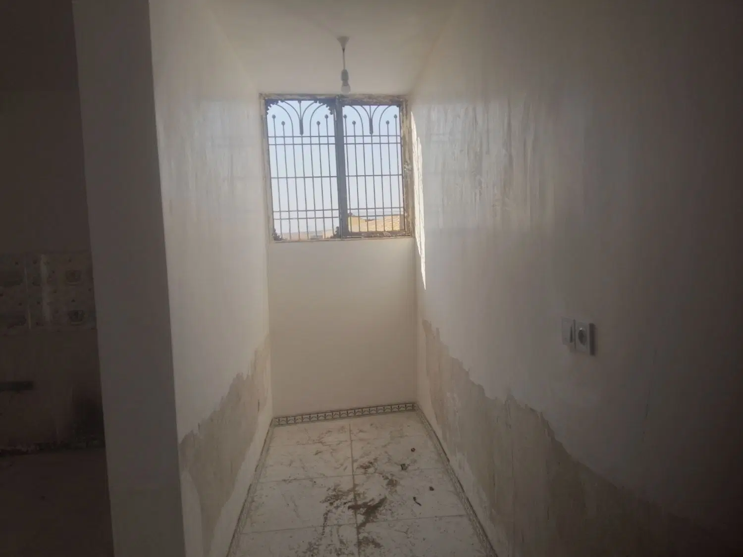 خانه نو ساز در روستا برزش اباد
