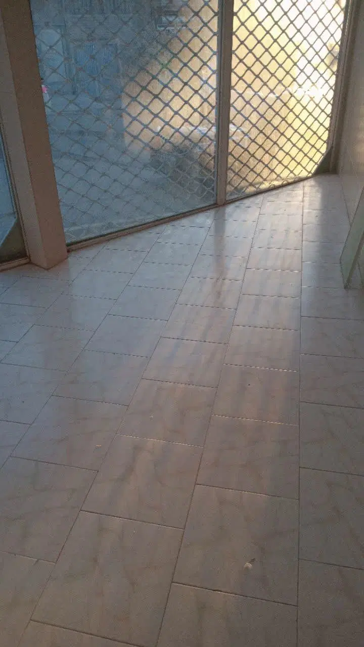 مغازه و انباری