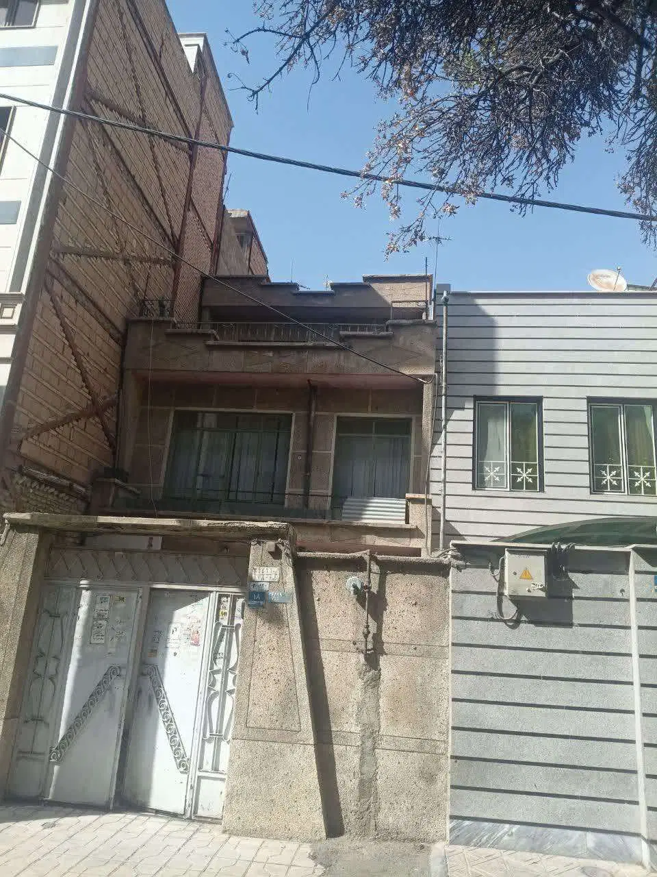 کلنگی لاله زار 90 متری
