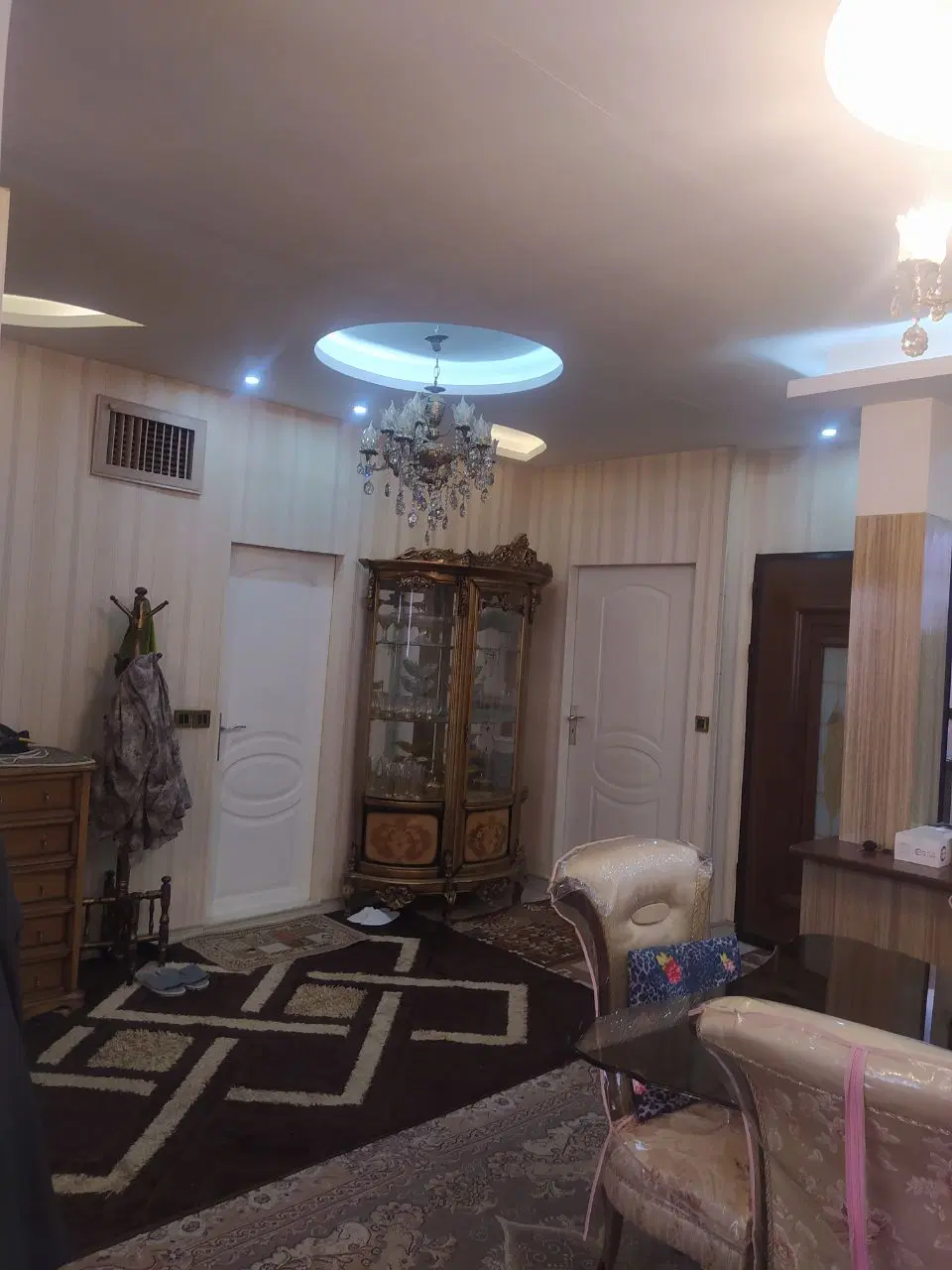 ویلایی اول جاده ملاردشهرک بنفشه